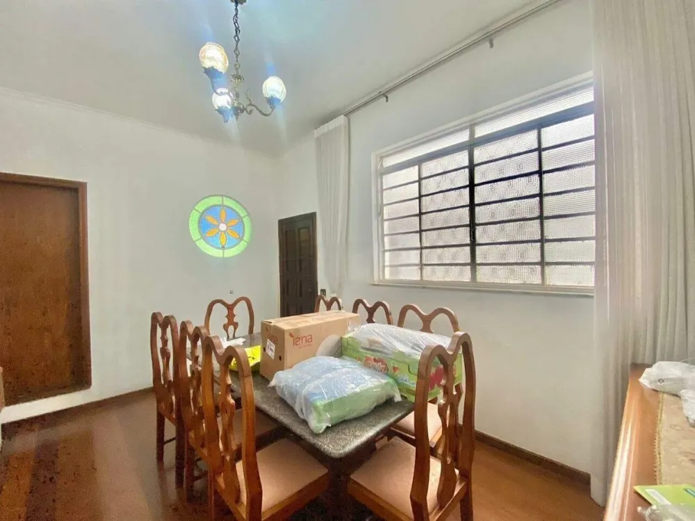 Casa, 4 quartos, 258 m² - Foto 4