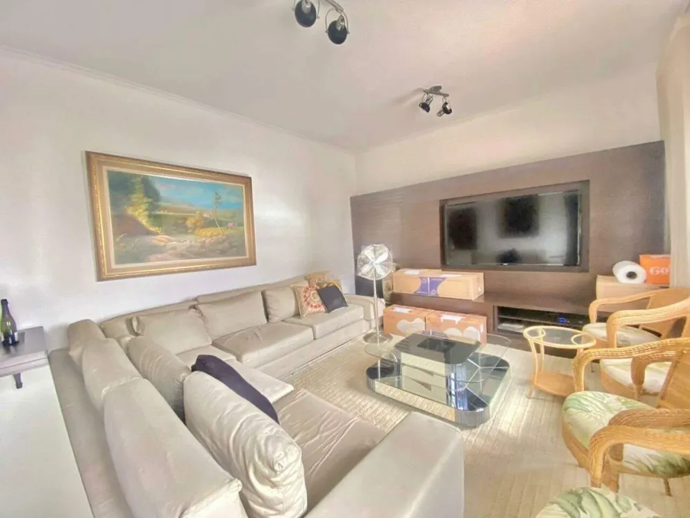 Casa, 4 quartos, 258 m² - Foto 1