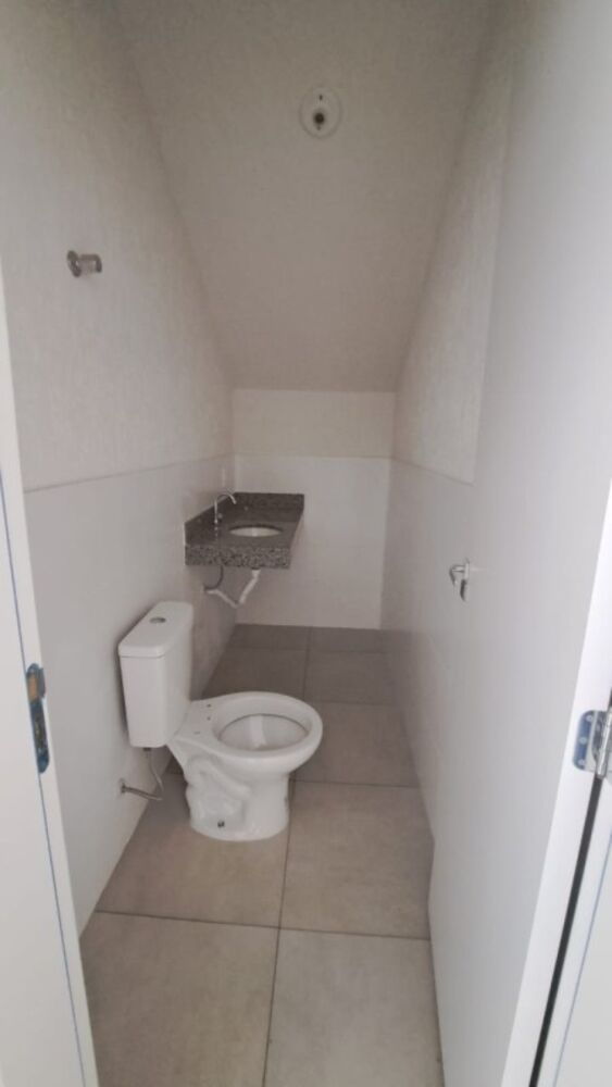 Casa à venda com 3 quartos, 110m² - Foto 2