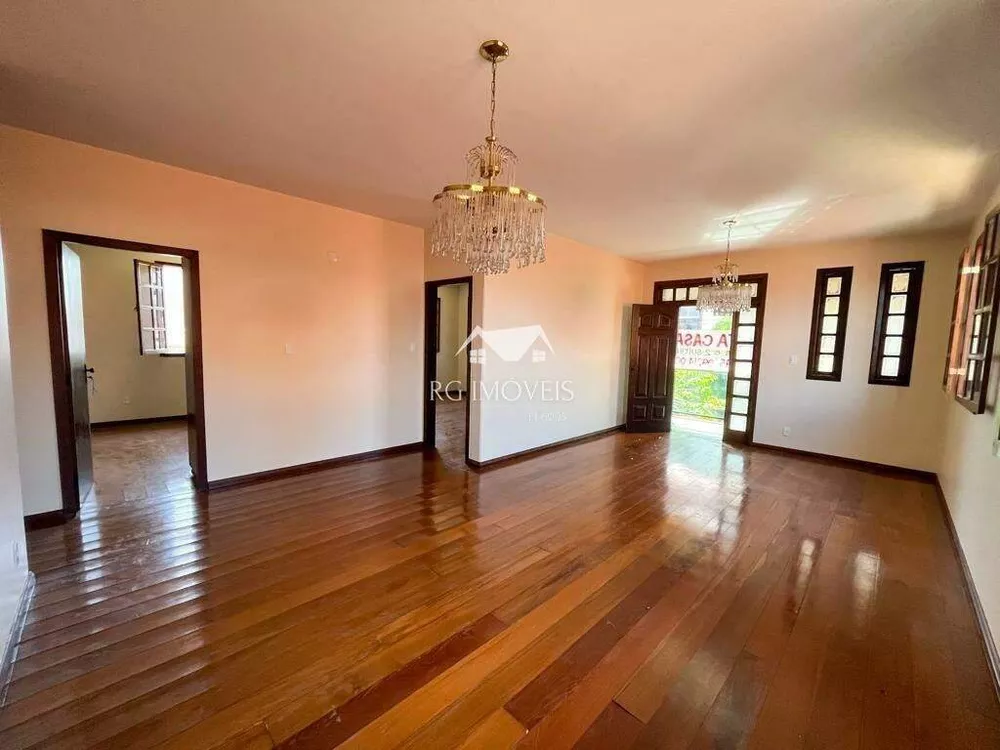 Casa à venda com 4 quartos, 360m² - Foto 2