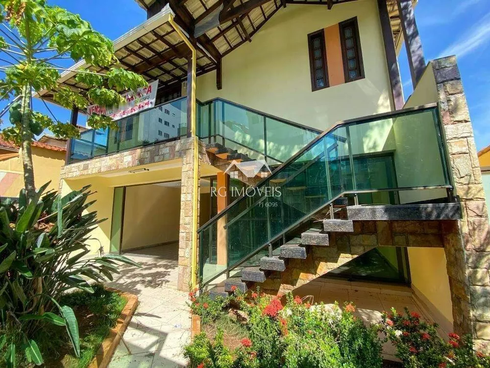 Casa à venda com 4 quartos, 360m² - Foto 1