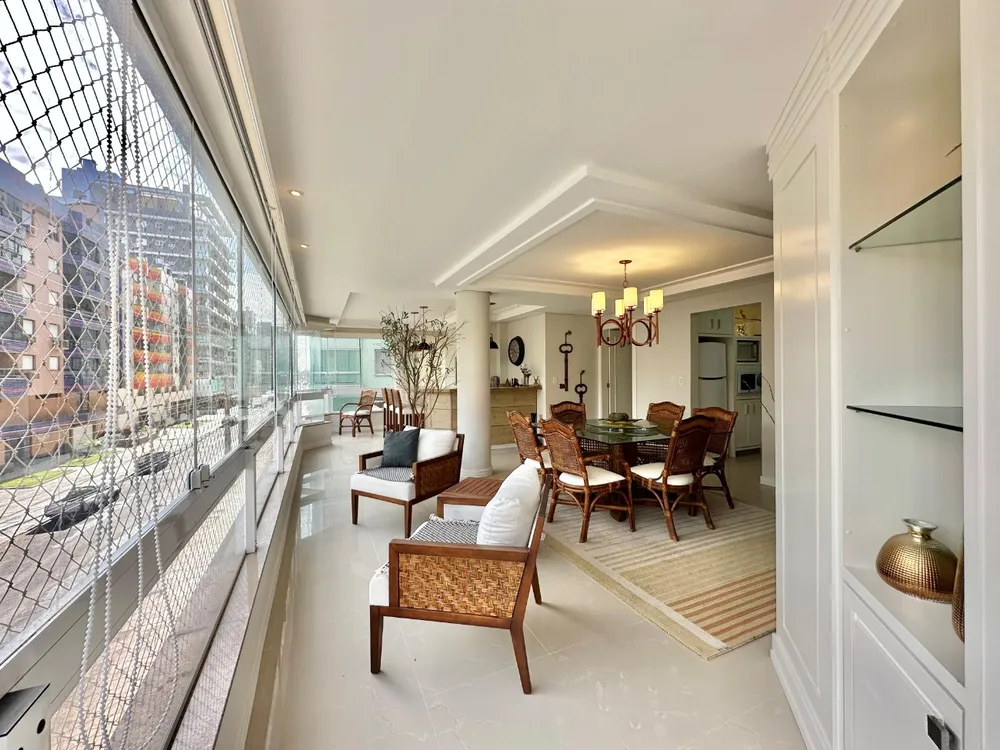 Apartamento, 3 quartos, 203 m² - Foto 1