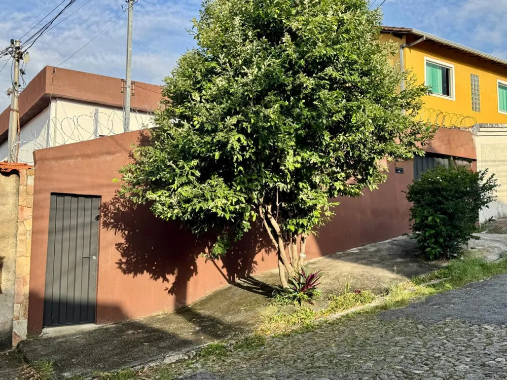Casa, 4 quartos, 155 m² - Foto 1