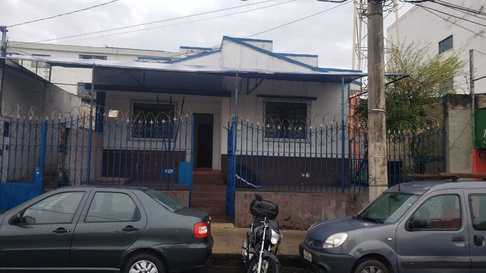 Casa à venda com 3 quartos, 360m² - Foto 2