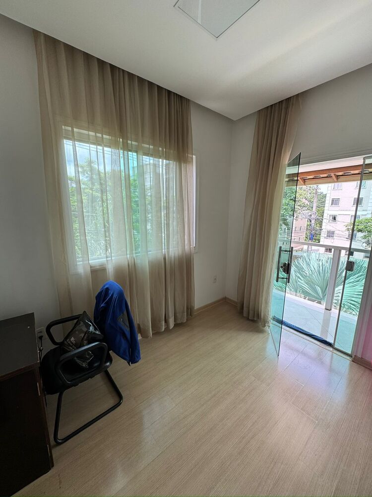 Casa à venda com 3 quartos, 200m² - Foto 4