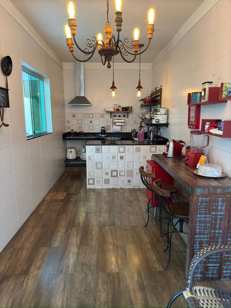 Casa à venda com 3 quartos, 200m² - Foto 2