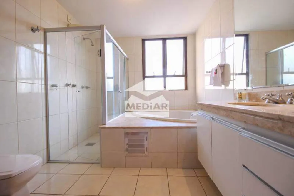 Apartamento, 4 quartos, 243 m² - Foto 2