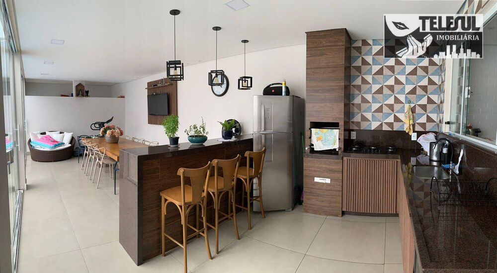 Casa à venda com 3 quartos, 300m² - Foto 4