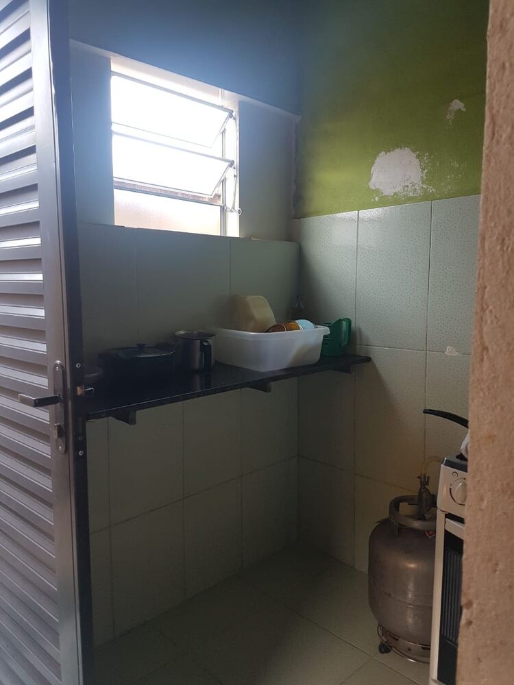 Casa à venda com 3 quartos, 100m² - Foto 2