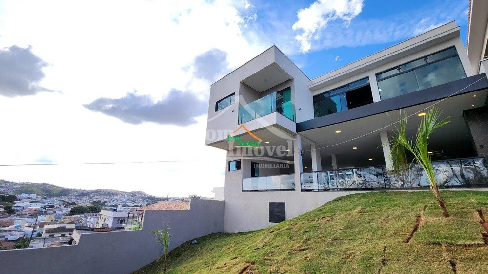Casa, 3 quartos, 354 m² - Foto 1