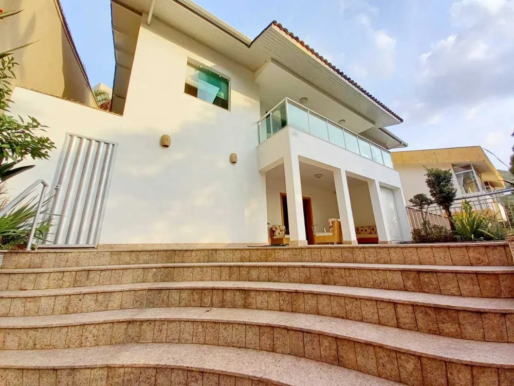Casa, 5 quartos, 324 m² - Foto 1