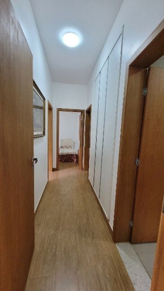 Casa à venda com 3 quartos, 221m² - Foto 3