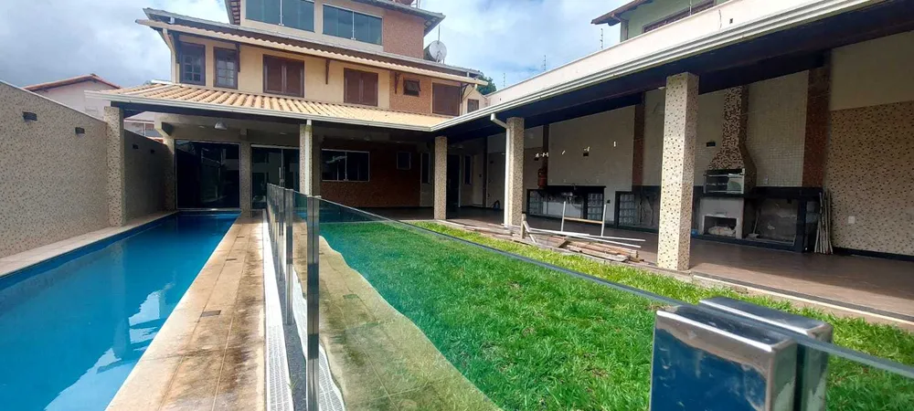 Casa, 4 quartos, 294 m² - Foto 1