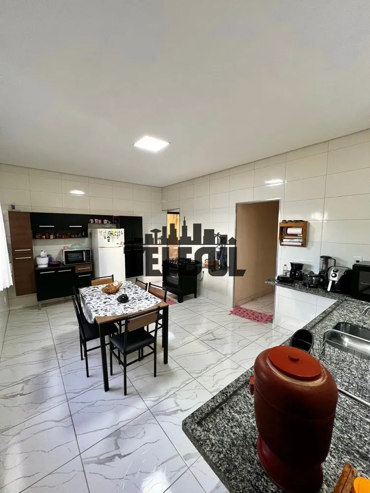 Casa, 4 quartos, 250 m² - Foto 9