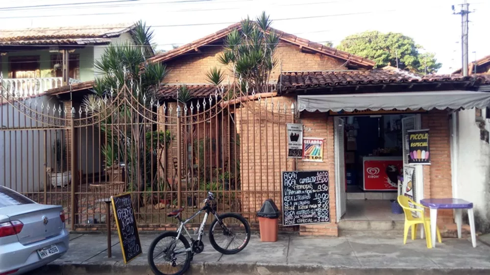 Casa à venda com 3 quartos, 100m² - Foto 1