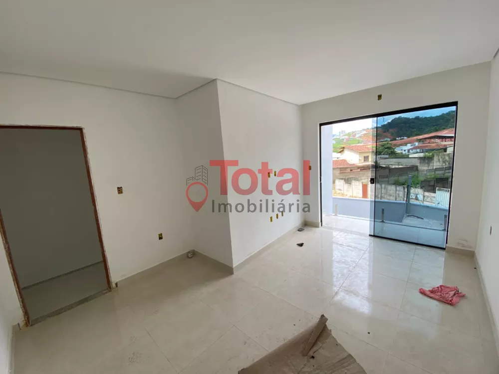 Casa à venda com 3 quartos, 110m² - Foto 1