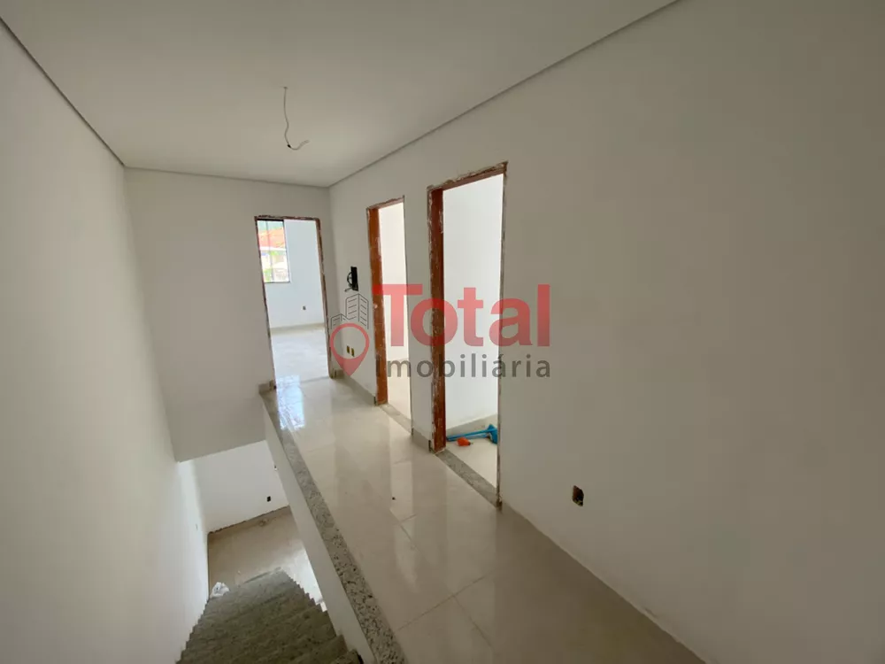 Casa à venda com 3 quartos, 110m² - Foto 2