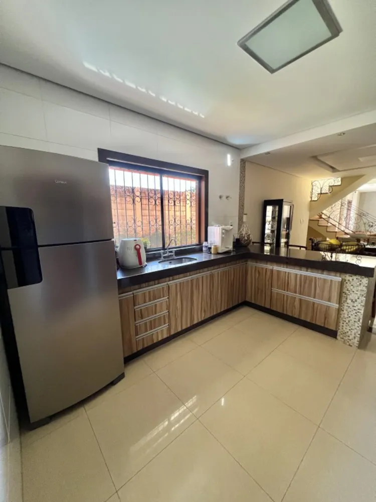 Casa, 4 quartos, 300 m² - Foto 3