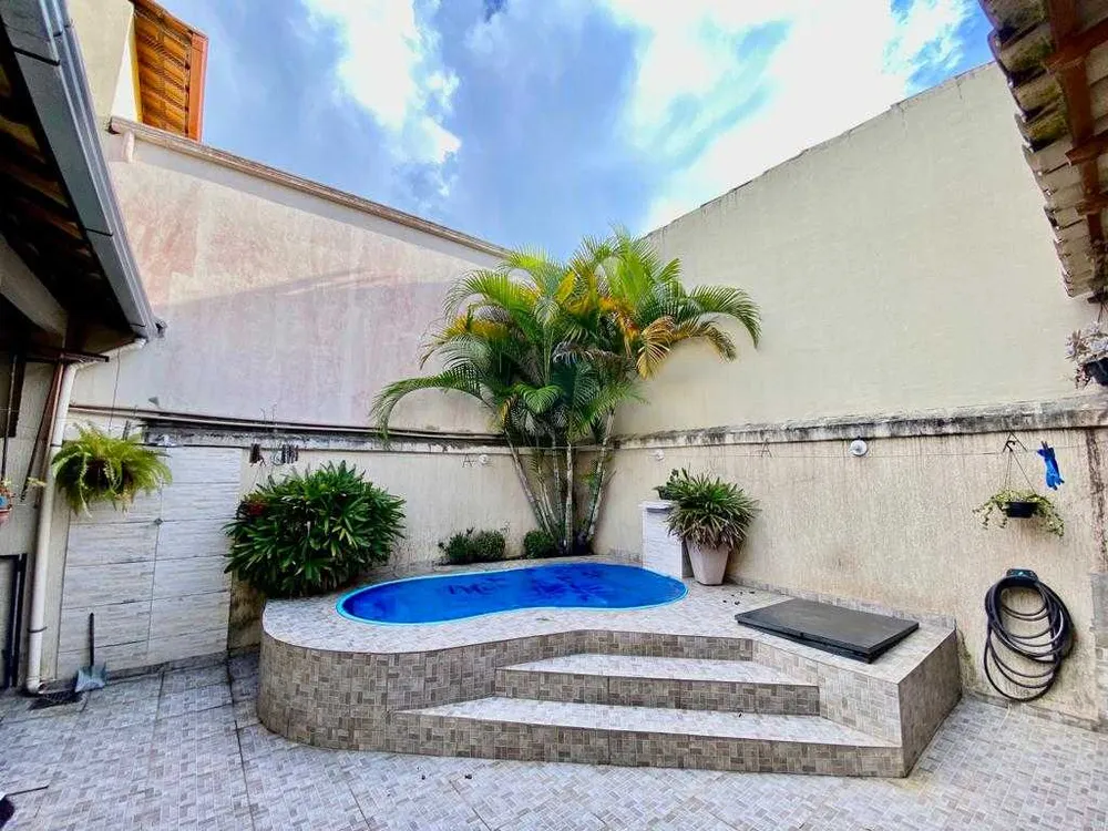 Casa, 3 quartos, 208 m² - Foto 1