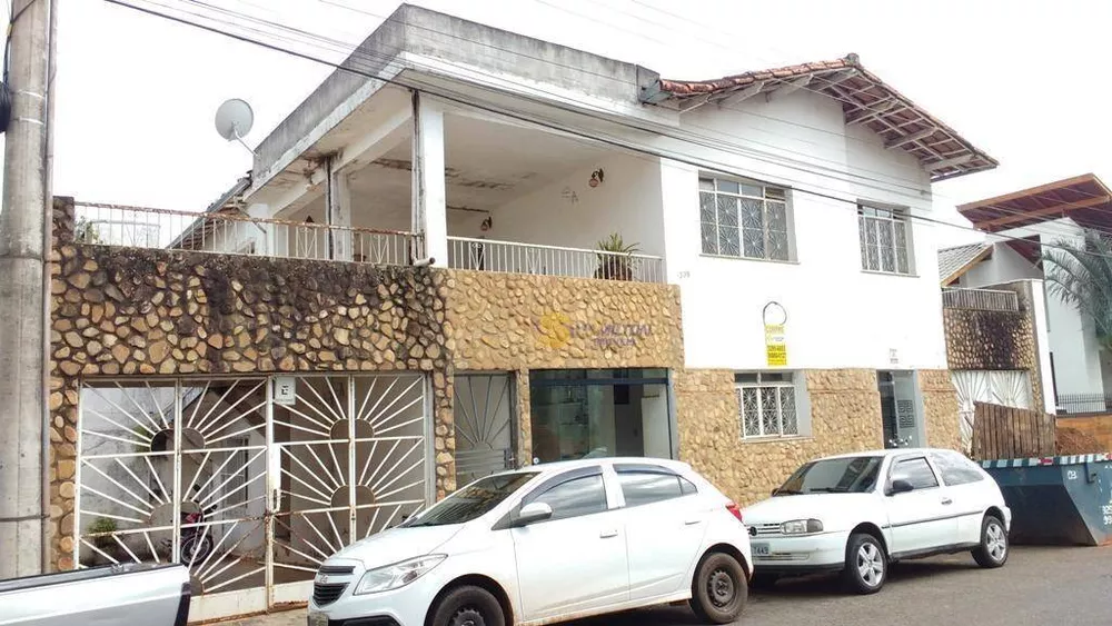 Casa à venda com 4 quartos, 494m² - Foto 1