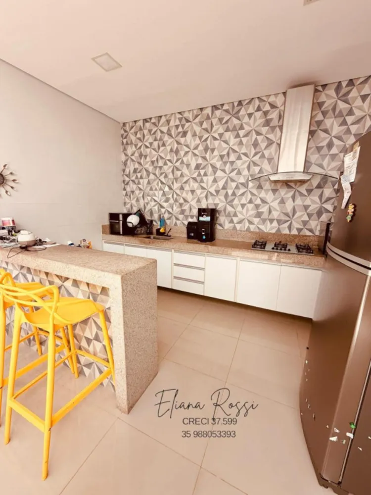 Casa, 3 quartos, 168 m² - Foto 2