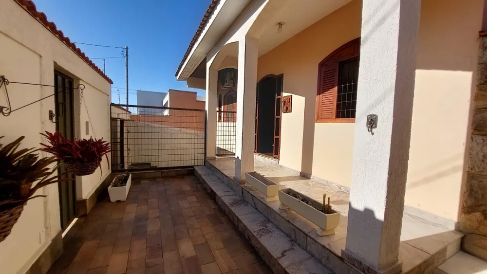 Casa, 3 quartos, 244 m² - Foto 1