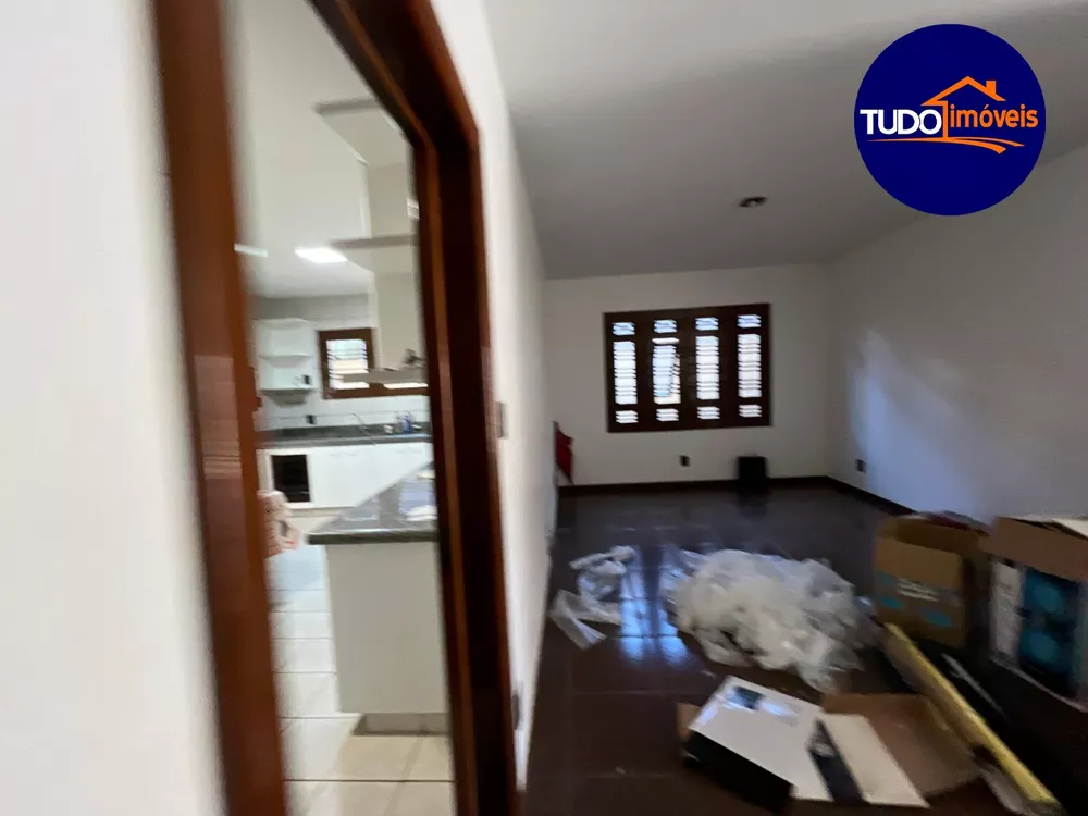 Casa à venda com 5 quartos, 275m² - Foto 5