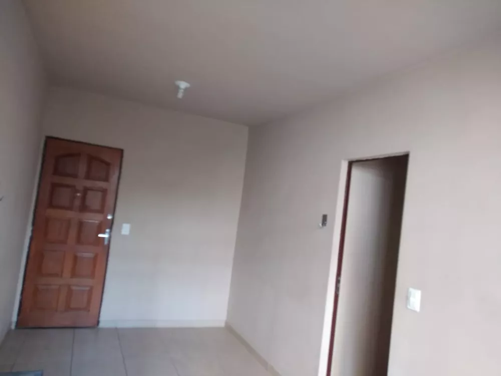 Apartamento à venda com 3 quartos, 86m² - Foto 2