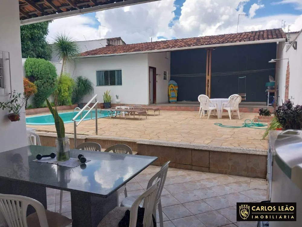 Casa, 4 quartos, 193 m² - Foto 2