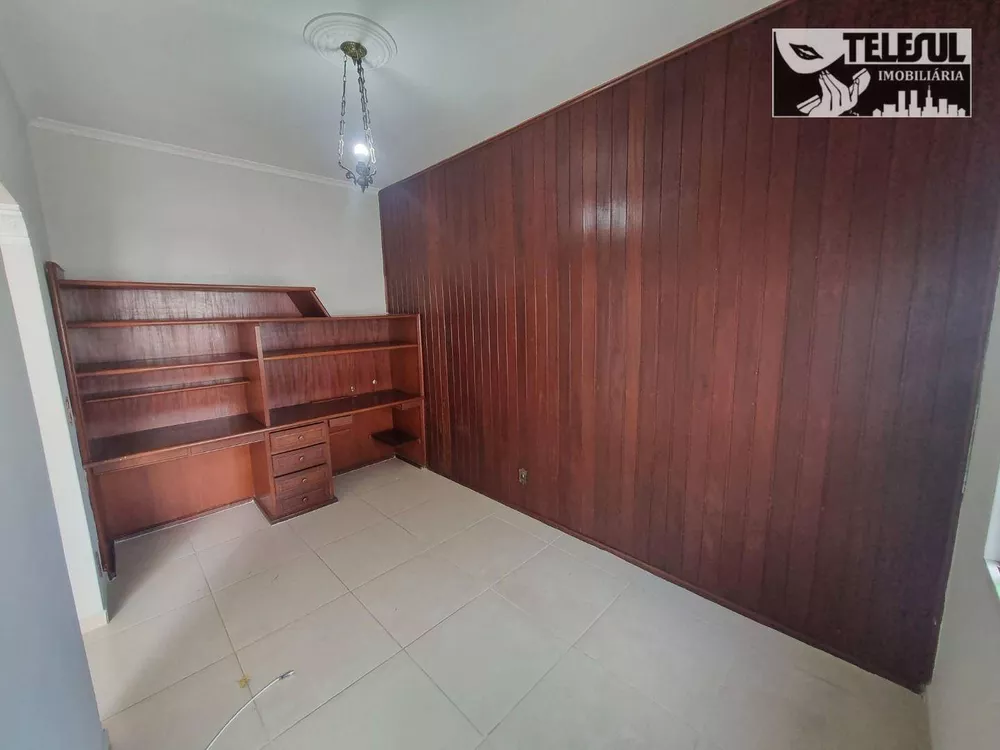 Casa para alugar com 3 quartos, 300m² - Foto 3