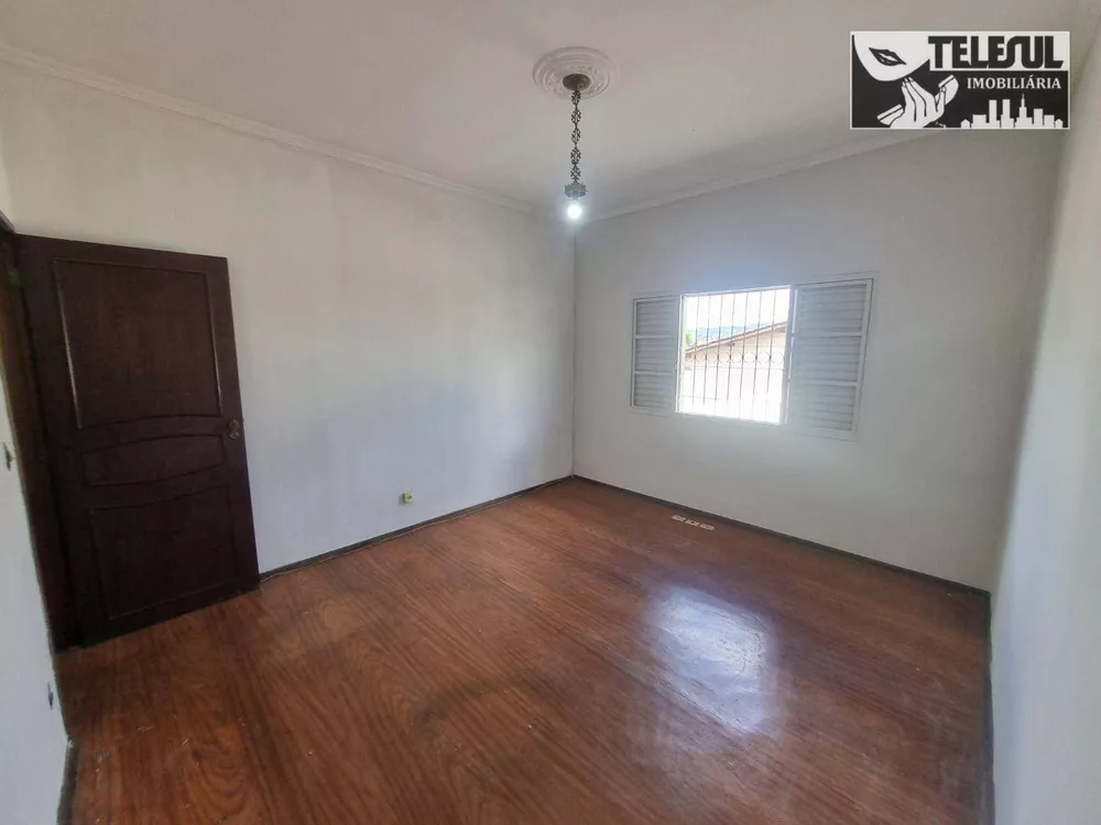 Casa para alugar com 3 quartos, 300m² - Foto 9