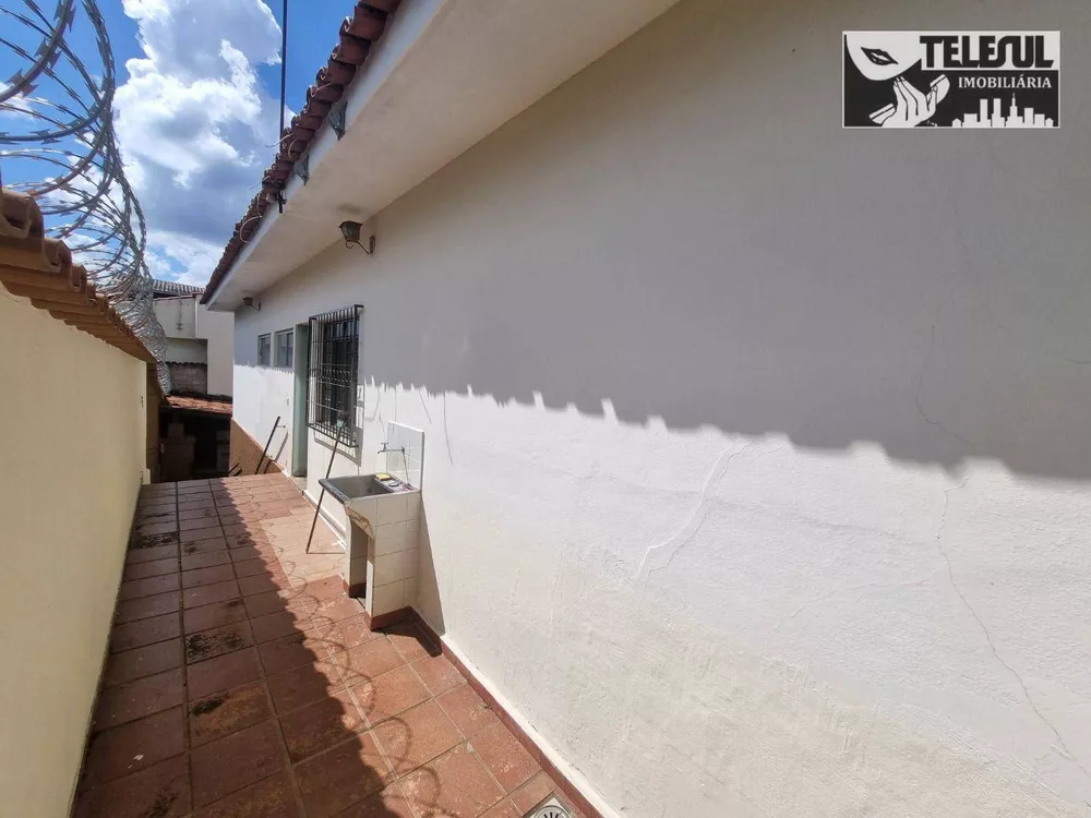 Casa para alugar com 3 quartos, 300m² - Foto 13