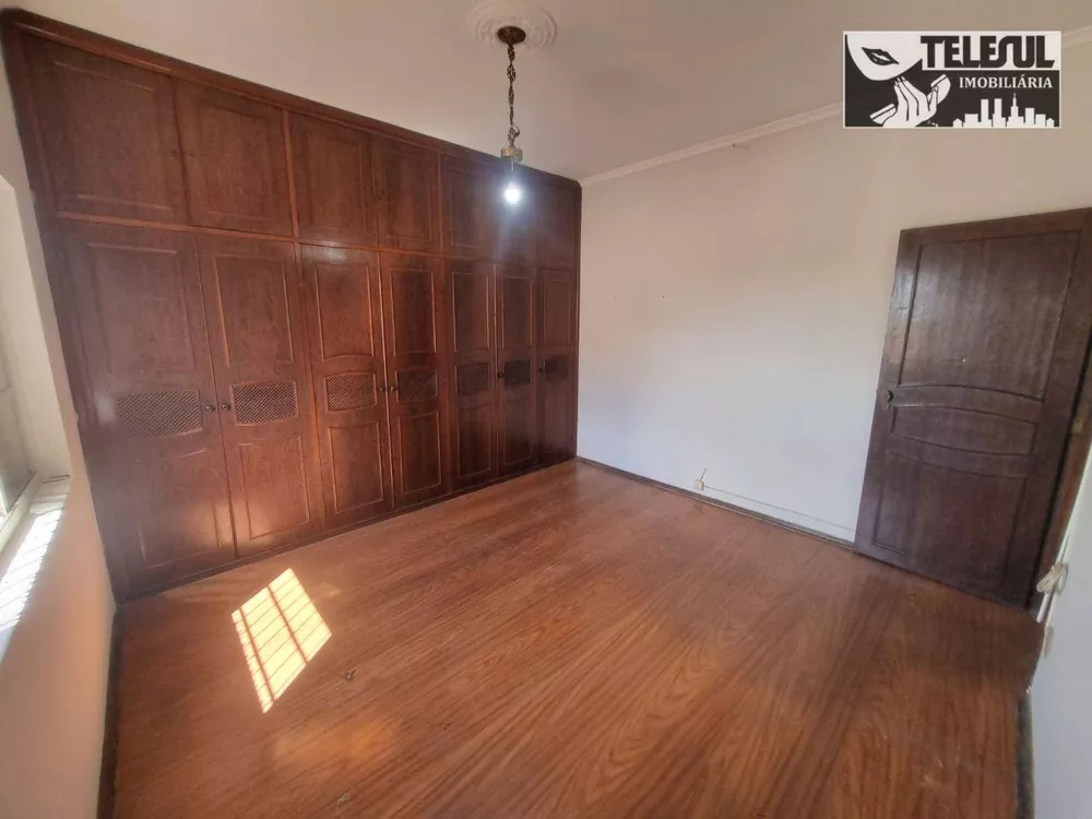 Casa para alugar com 3 quartos, 300m² - Foto 8