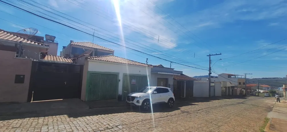 Casa, 3 quartos, 200 m² - Foto 1