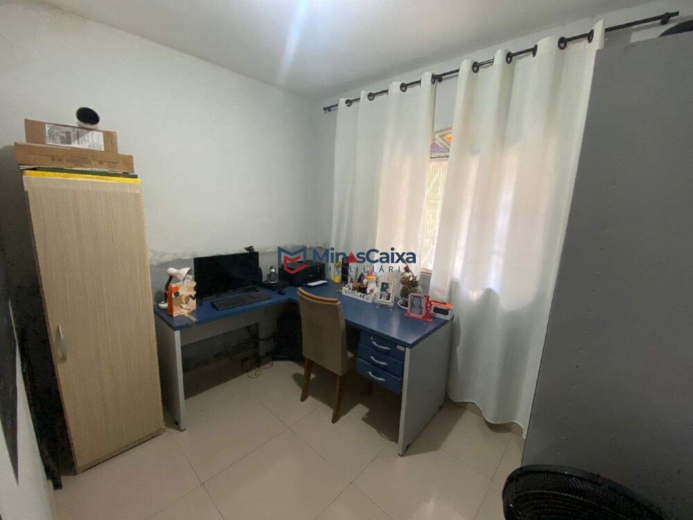 Casa à venda com 5 quartos, 250m² - Foto 4
