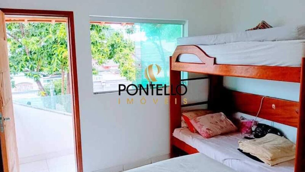Casa à venda com 2 quartos, 130m² - Foto 1