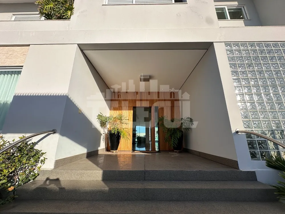 Casa, 5 quartos, 1345 m² - Foto 1