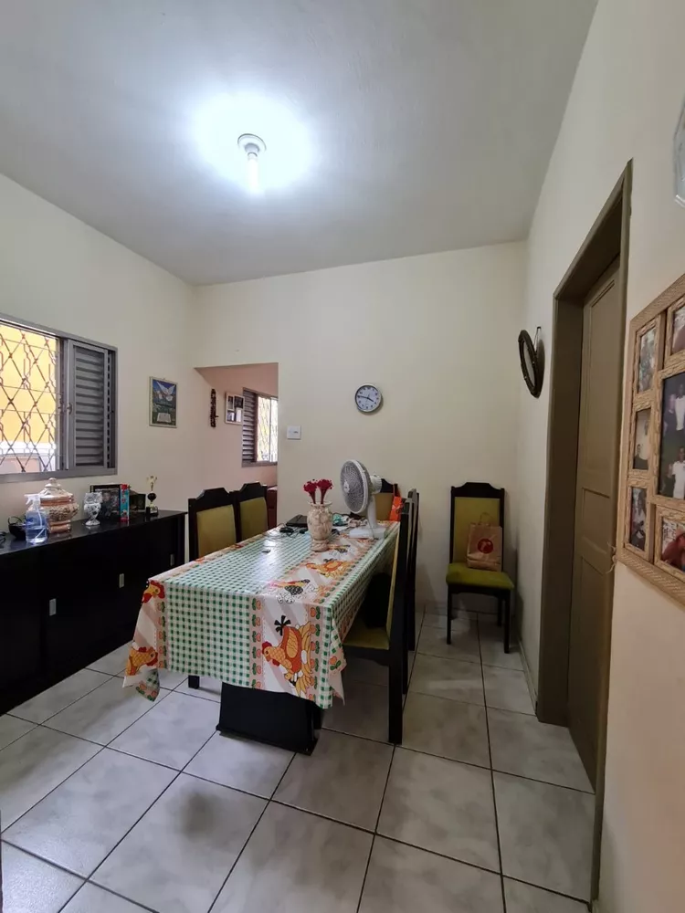 Casa à venda com 3 quartos, 360m² - Foto 1