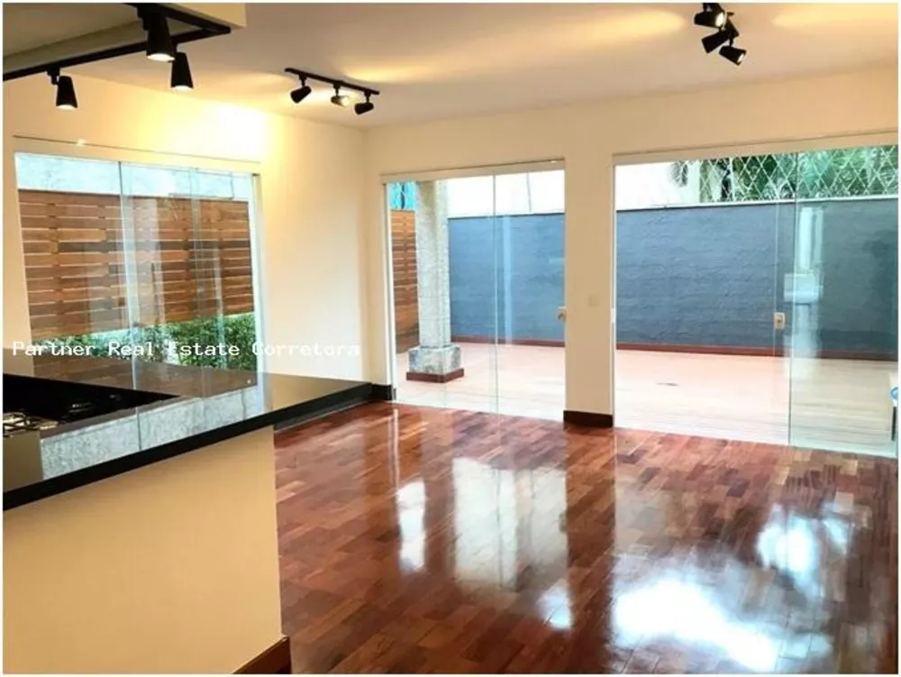 Casa de Condomínio à venda com 3 quartos, 300m² - Foto 1