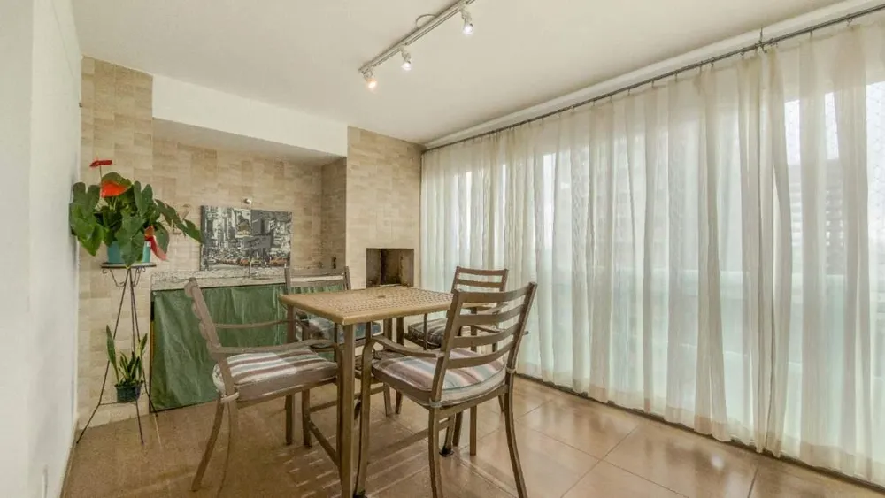 Apartamento, 3 quartos, 210 m² - Foto 2
