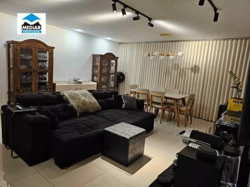 Apartamento à venda com 3 quartos, 112m² - Foto 1