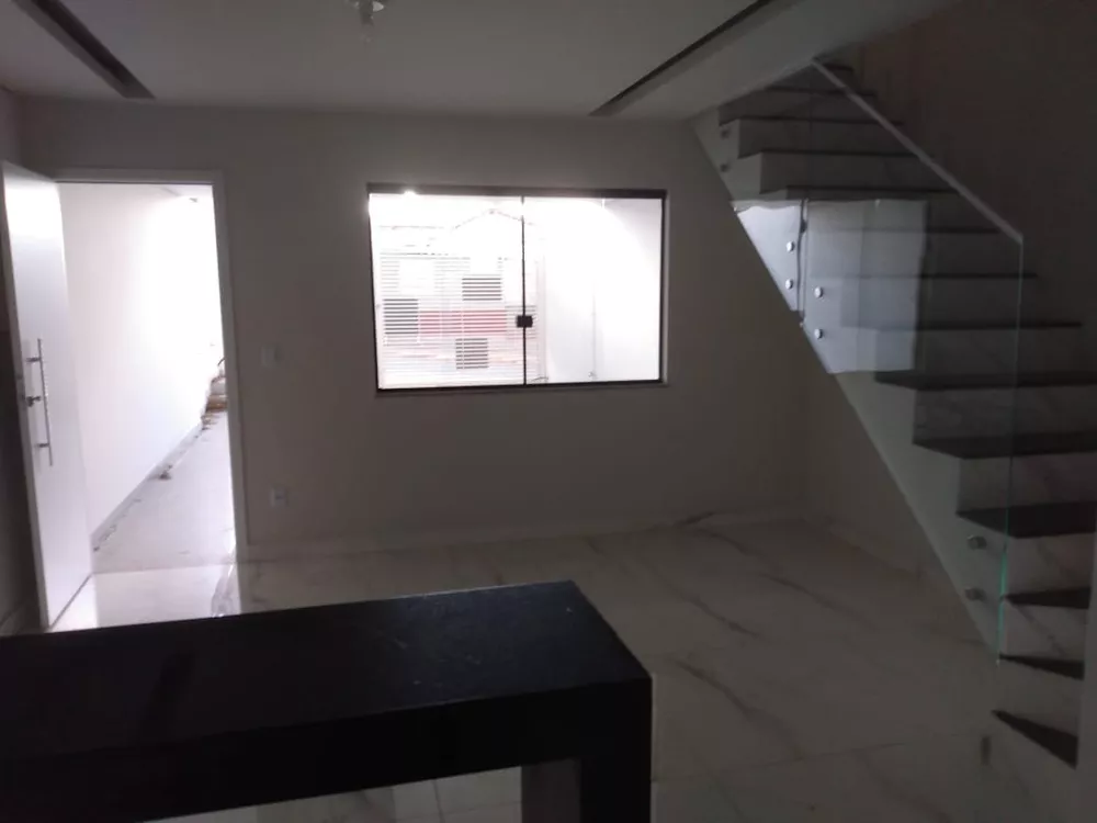 Casa à venda com 3 quartos, 104m² - Foto 3