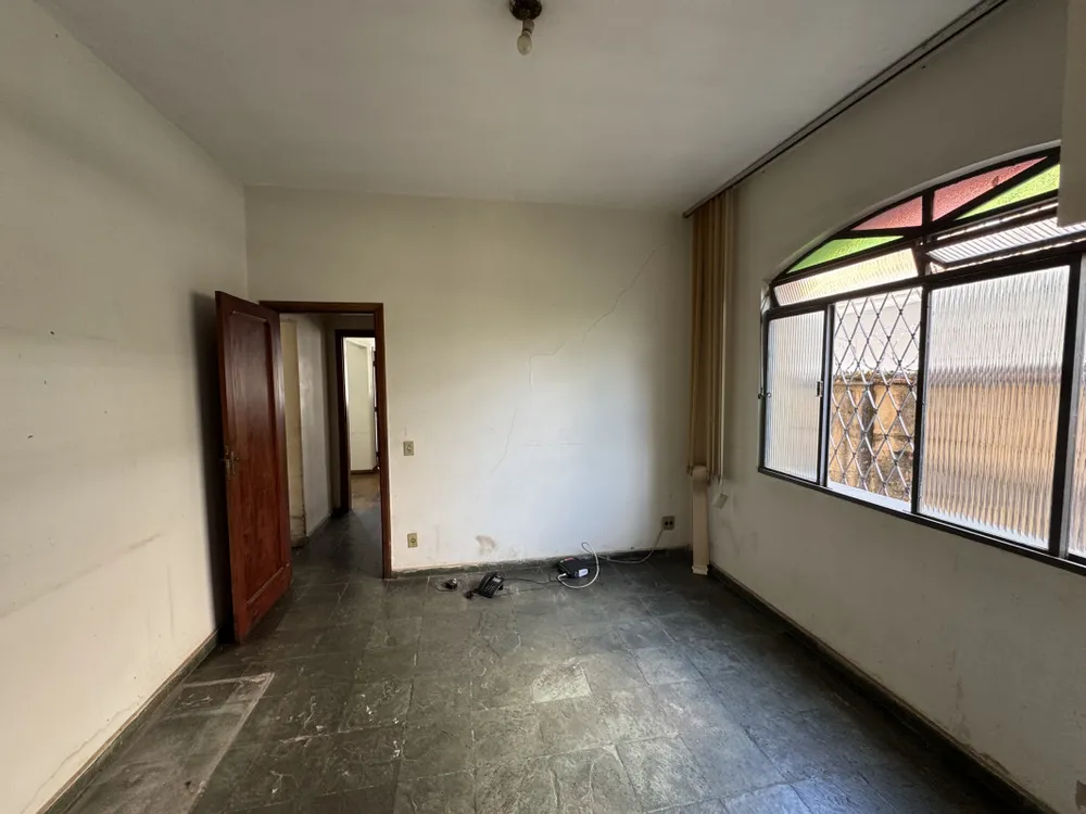 Casa, 3 quartos, 271 m² - Foto 2