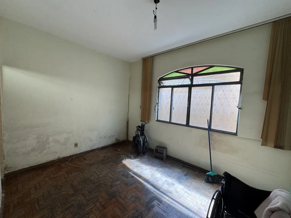 Casa, 3 quartos, 271 m² - Foto 1