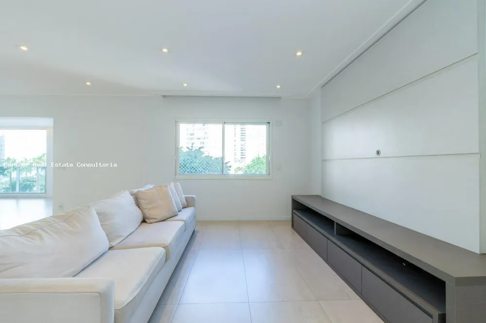 Apartamento, 3 quartos, 236 m² - Foto 2