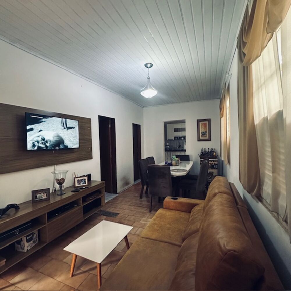 Casa à venda com 3 quartos, 75m² - Foto 1