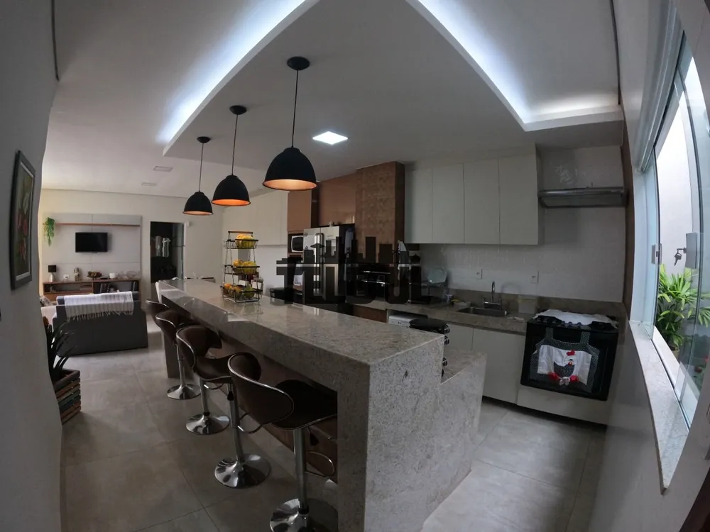 Casa, 4 quartos, 225 m² - Foto 5
