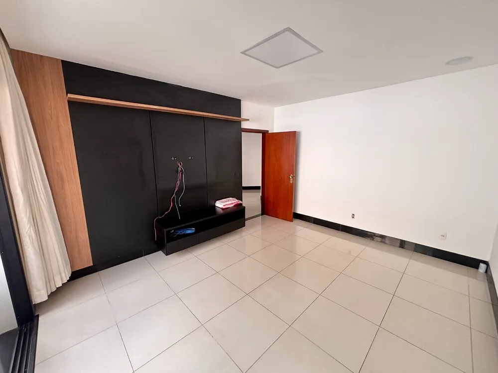 Casa, 5 quartos, 257 m² - Foto 4