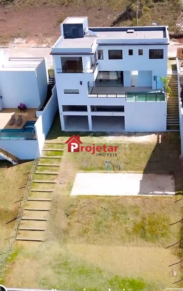 Casa à venda com 4 quartos, 760m² - Foto 1