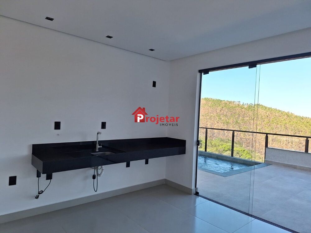 Casa à venda com 4 quartos, 760m² - Foto 2